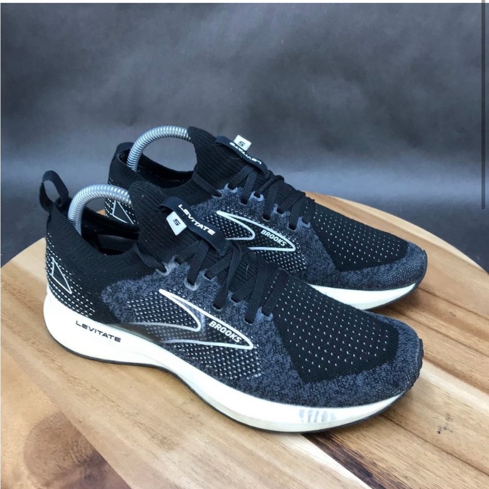 Brooks Levitate 5 Black Knit Running Shoes Low Top Lace Up Womens Size 9 B
